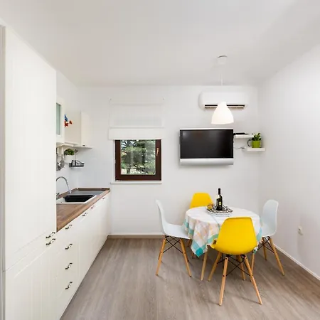 Nada Apartment *