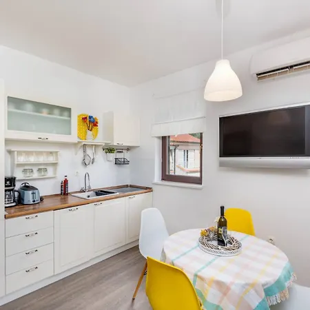 Apartamento Nada Krk Town